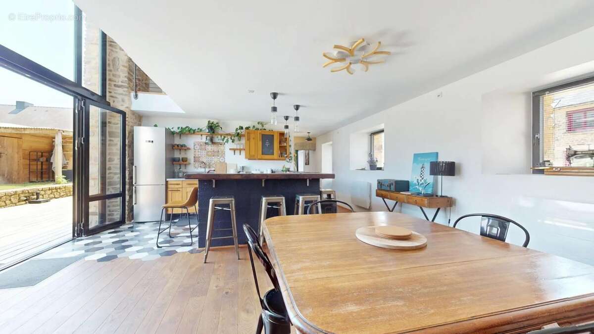 Maison à LOCOAL-MENDON