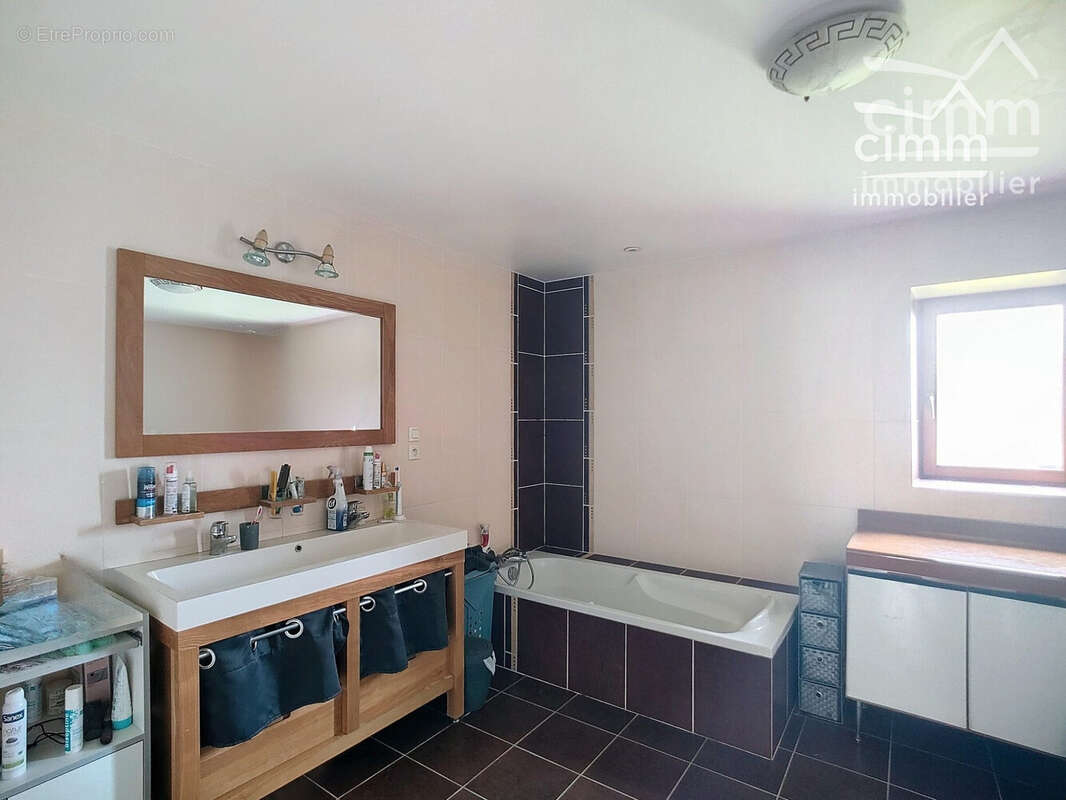 Maison 158 m² à Martigne-Ferchaud  - photo 6