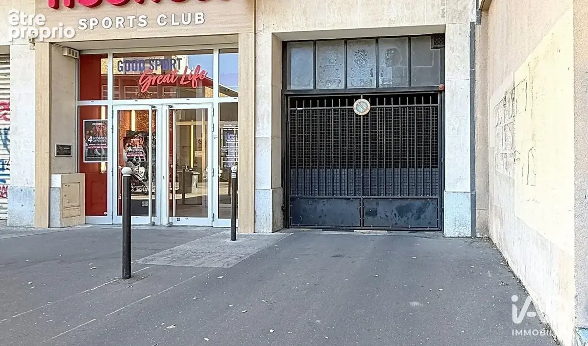 Photo 1 - Parking à PARIS-20E