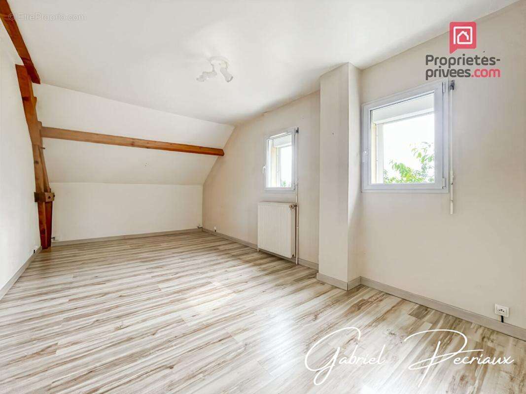 Maison sur sous sol + grande dépendance - photo 7