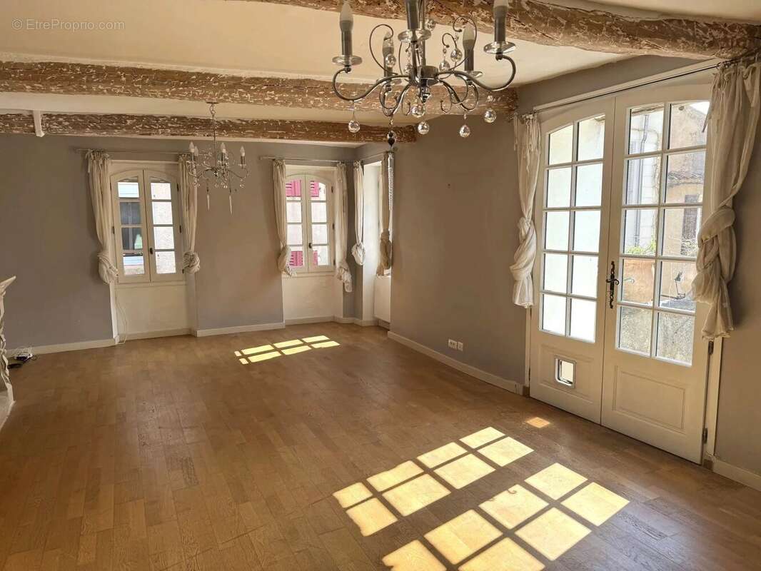 Maison à LA GARDE-FREINET