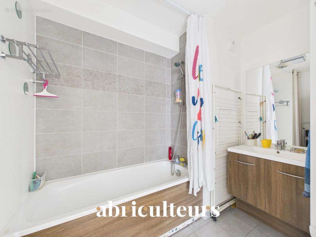 Appartement de caractère de 119 m² avec balcon et terrasse dans un Immeuble d’architecte à la vente à Aubervilliers (93300) - photo 14