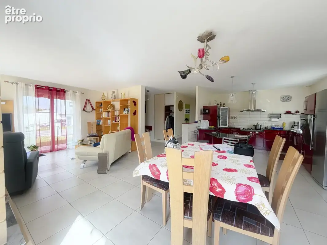 Maison 6 pièces 155 m² à vendre à Guipry (35480) - photo 2