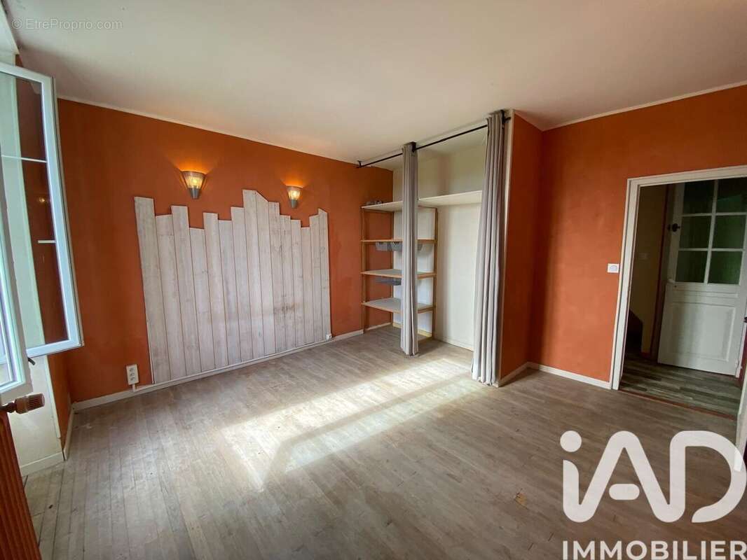 Maison 208 m² à Sainte-Eanne  - photo 8