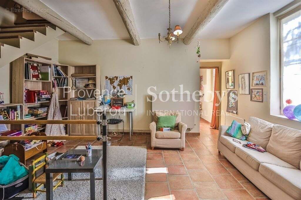 Maison à SAINT-SATURNIN-LES-APT