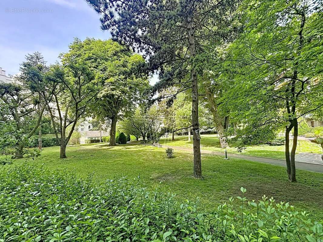 Appartement à NEUILLY-SUR-SEINE