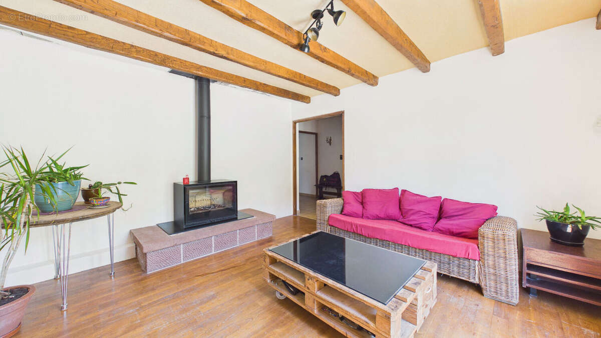 Maison d'environ 255 m² avec 2 Logements + 954 m² de terrain - photo 5