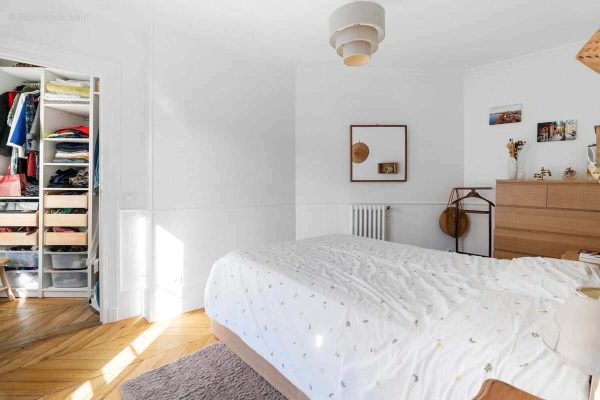 Appartement à LEVALLOIS-PERRET