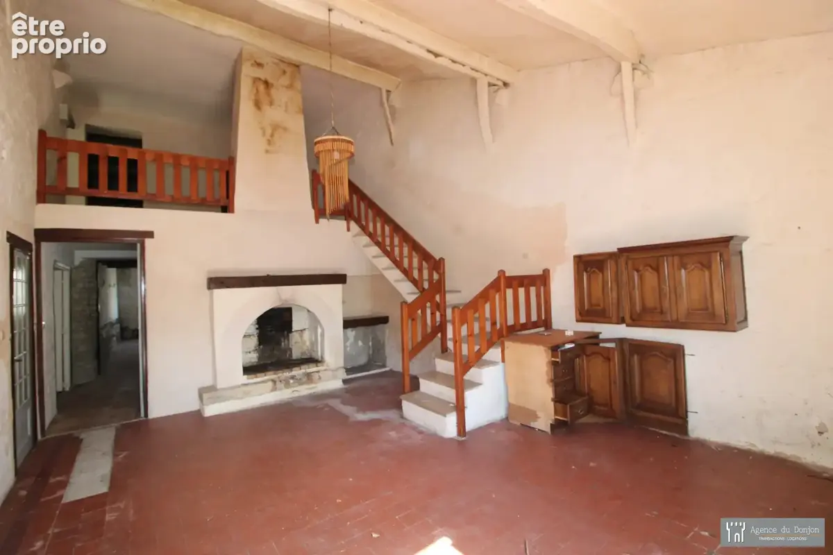 Maison 7 pièces 217 m² à vendre à Champagnolles (17240) - photo 2