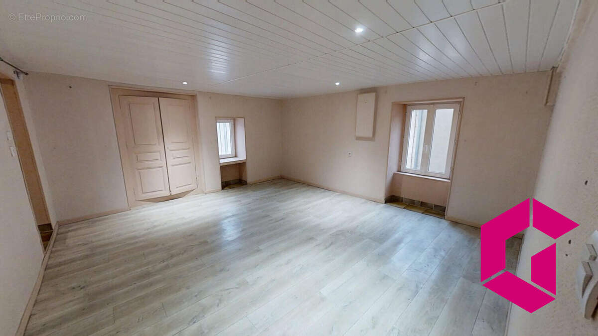 Maison à SAINTE-FLORINE