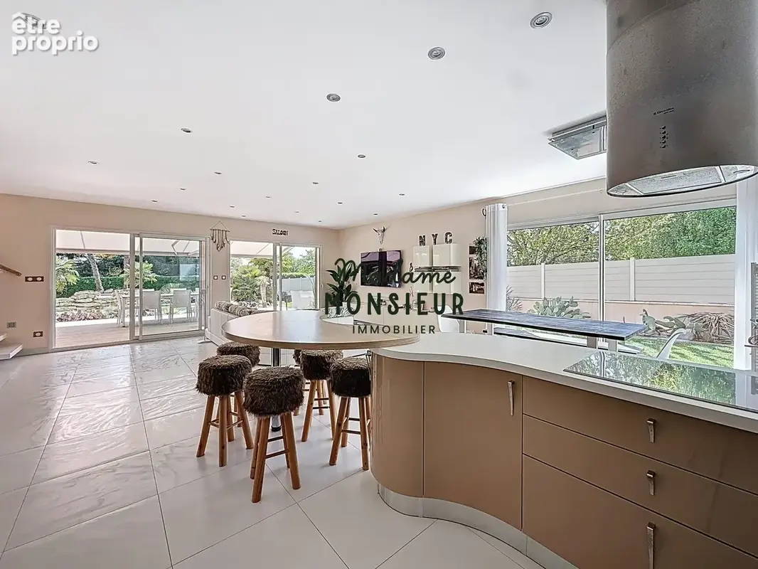 Maison 5 pièces 165 m² à vendre à La Chapelle-De-La-Tour (38110) - photo 6