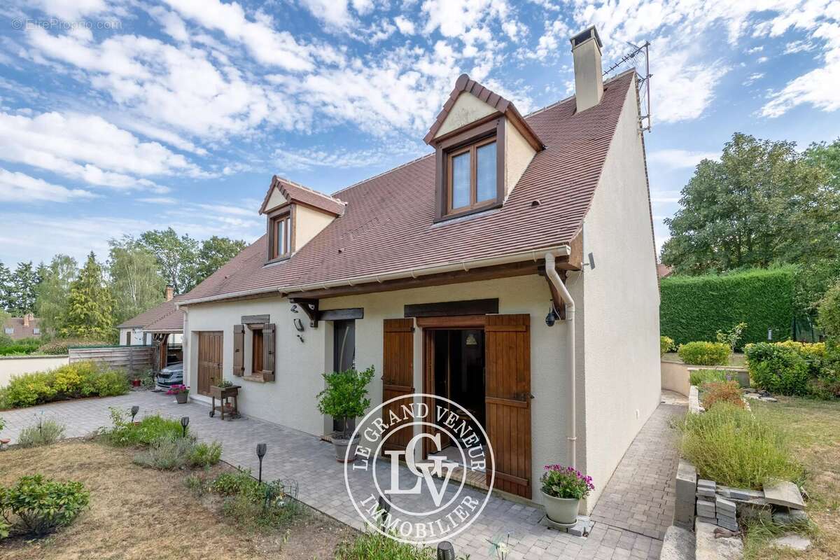 Proche barbizon- maison familiale  - 4 chambres - carport double - terrasse - jardin - photo 2