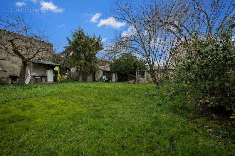 Maison de ville 5/6 pièces à vendre à CHATELLERAULT (86) - photo 4