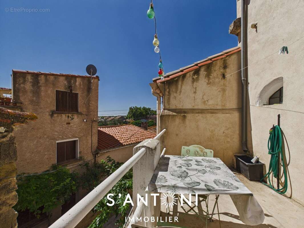 Maison de village avec terrasse  Beaux volumes  Charme et authenticité - photo 10