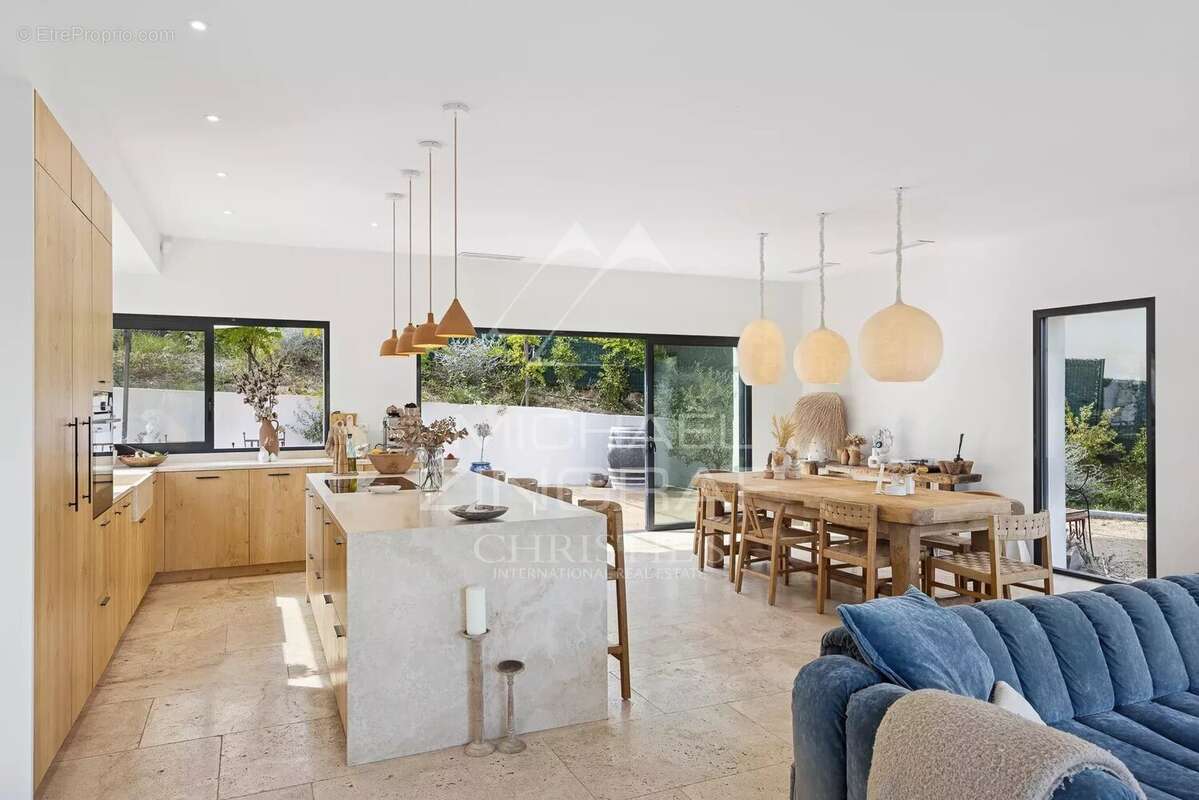 Maison à LA COLLE-SUR-LOUP