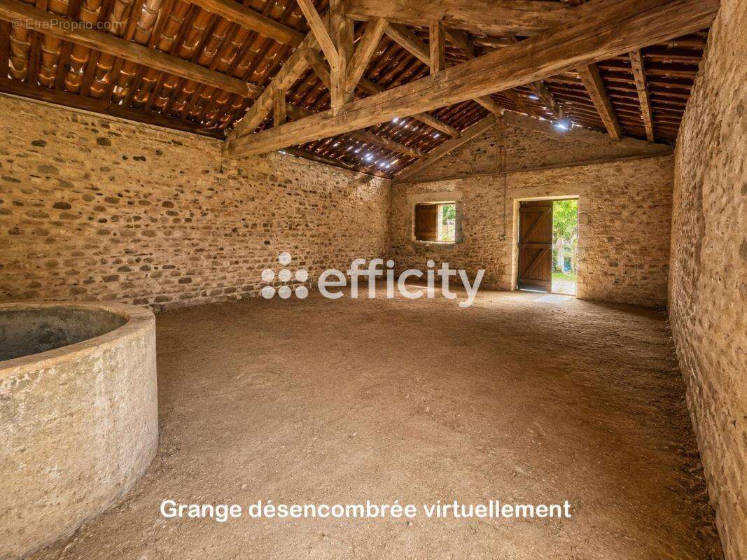 Maison à MARENNES