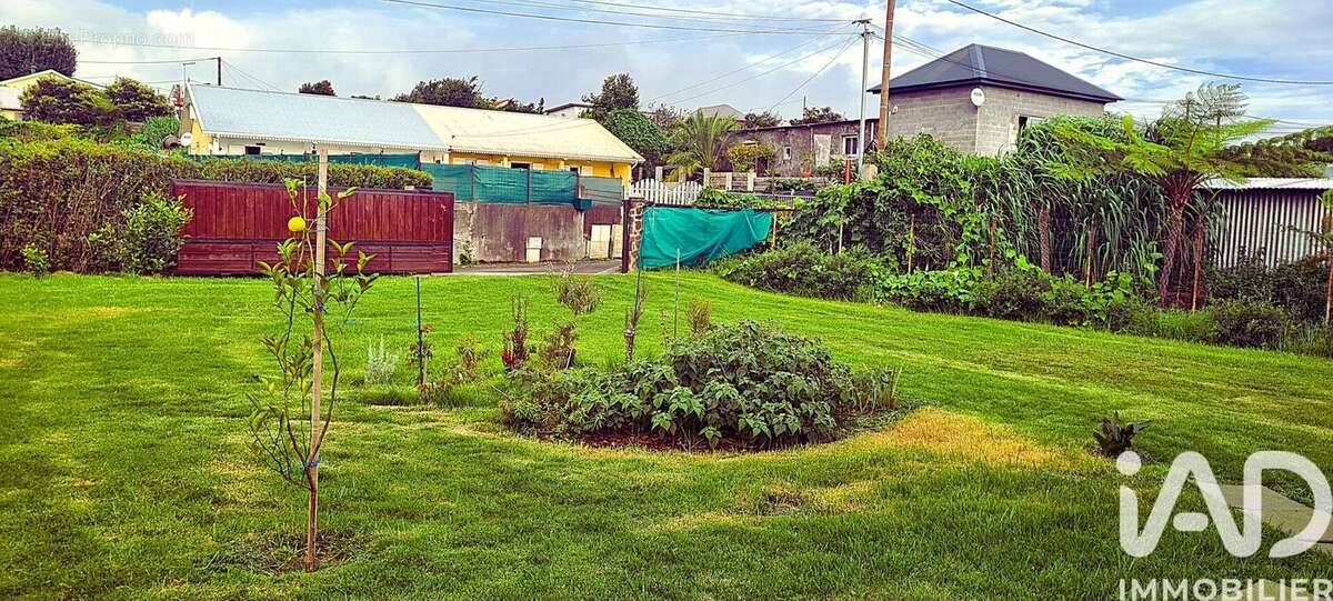 Photo 2 - Terrain à SAINT-PIERRE