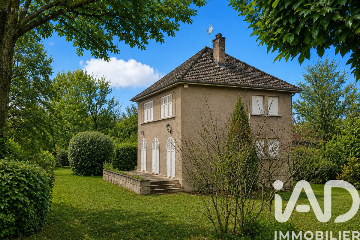 Photo 1 - Maison à LE MEE-SUR-SEINE