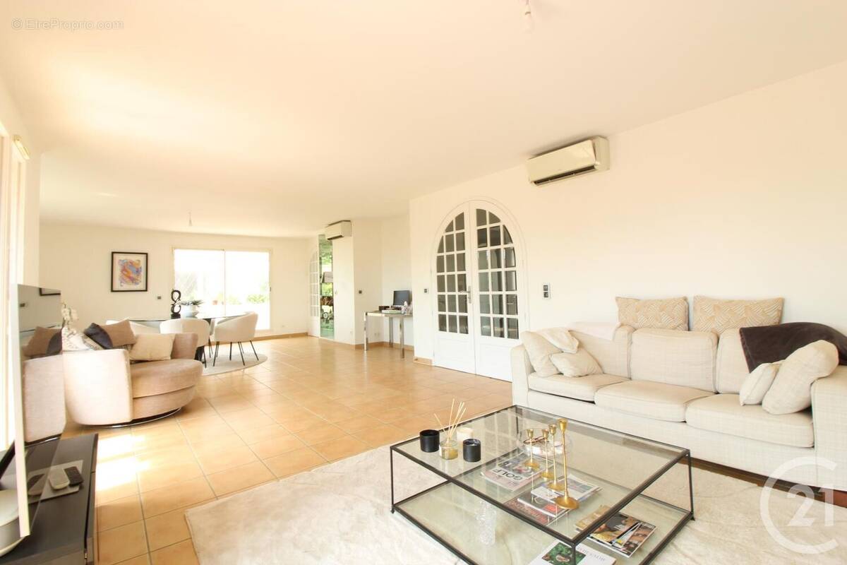 Appartement à ROQUEBRUNE-CAP-MARTIN