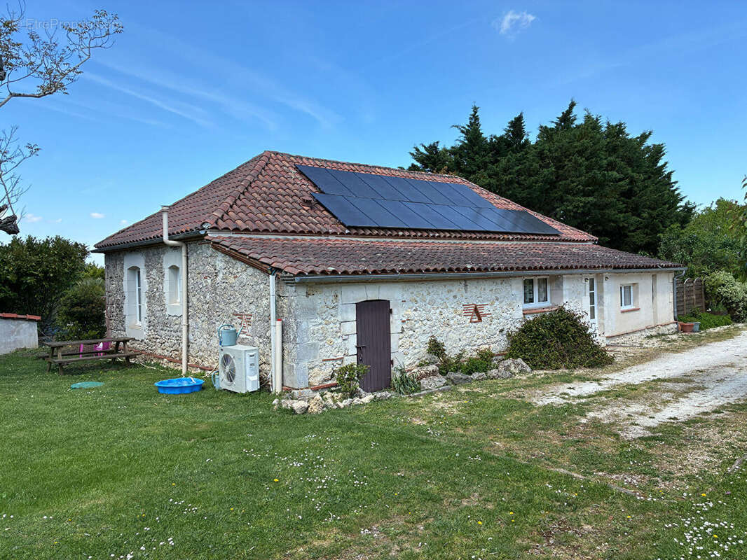 Propriété de charme avec maisons d'amis , granges et piscine - photo 3
