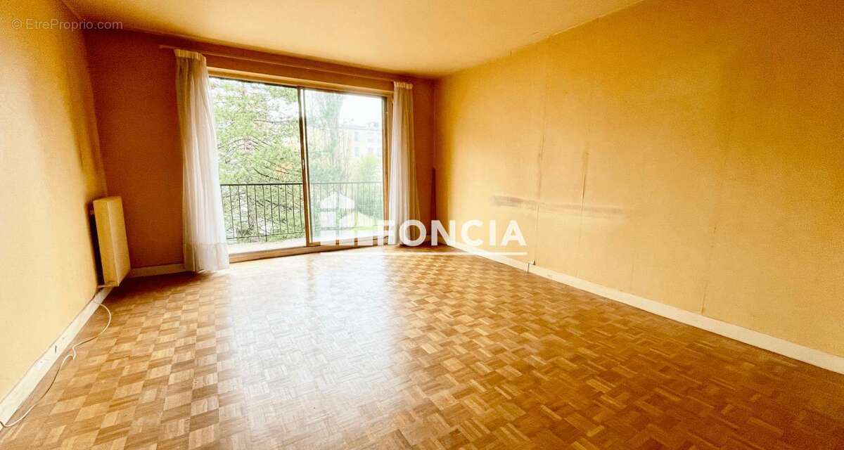 Appartement à LE PLESSIS-ROBINSON