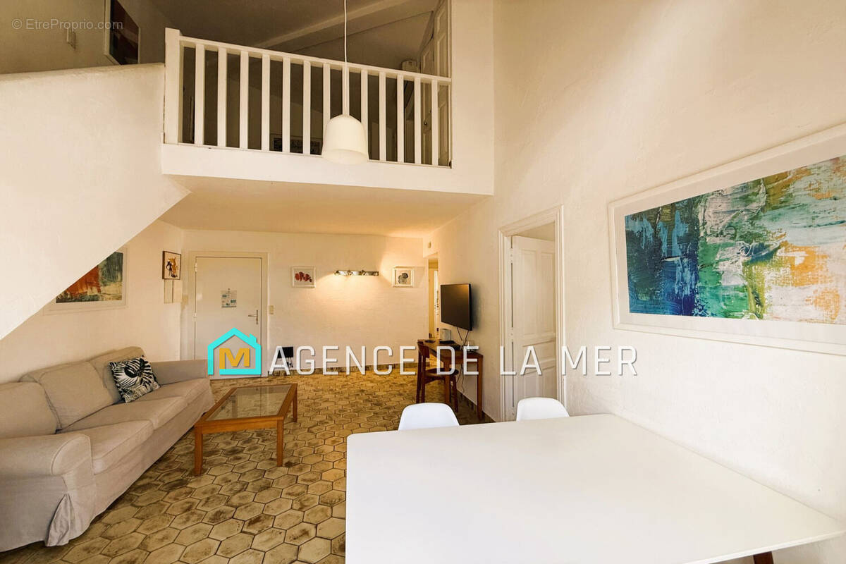 Appartement à MANDELIEU-LA-NAPOULE