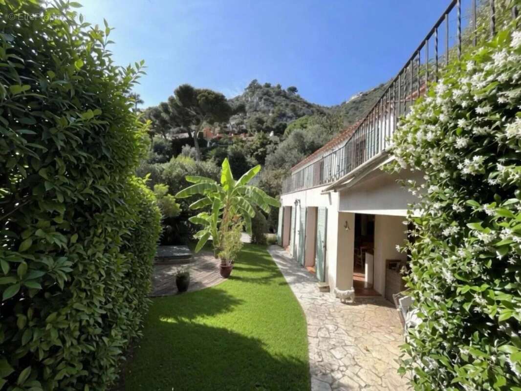 Maison à EZE