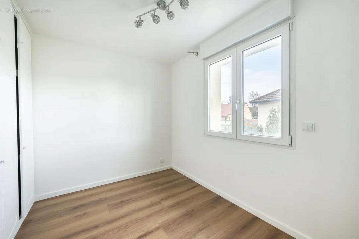 Maison à MAURECOURT