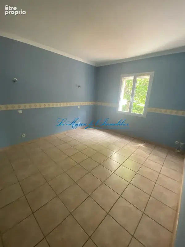 A 25 min  de NIMES, maison de plain pied F5, double garage sur un terrain de 2 277 m2 constructible - photo 10