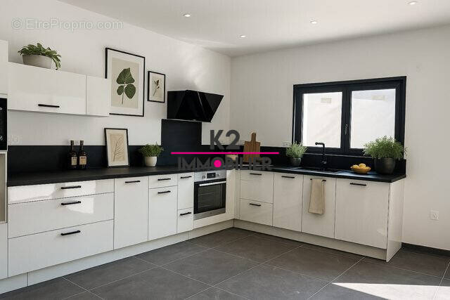 Maison à MONTELIMAR