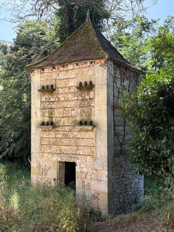Superbe chateau d'exception à rénover ? vue panoramique sur la dordogne - photo 2
