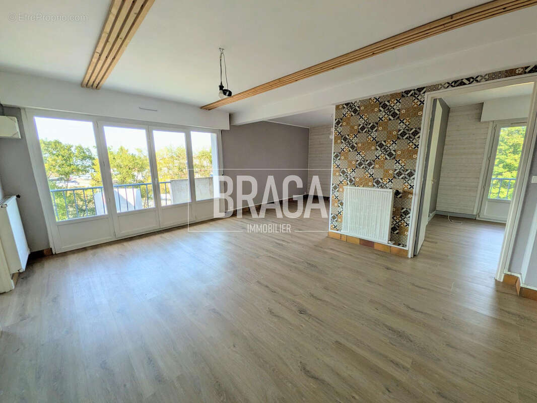 Superbe appartement lumineux   70 m2   vue dégagée mer & cathédrale   garage - photo 3