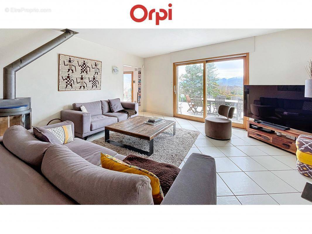 Maison à VETRAZ-MONTHOUX