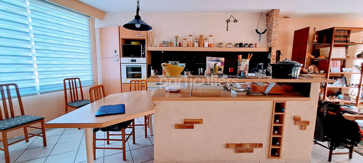 Maison à SAINT-MACAIRE-EN-MAUGES