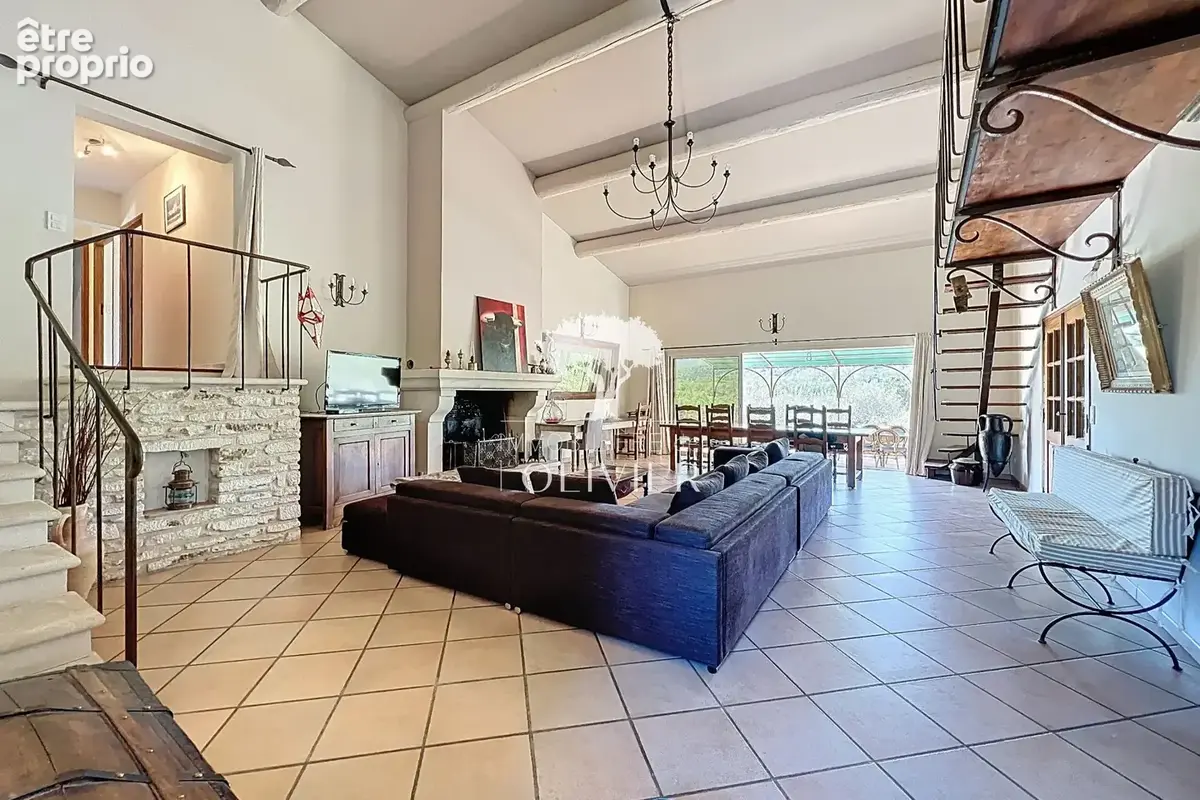 Maison 9 pièces 230 m² à vendre à Saignon (84400) - photo 9