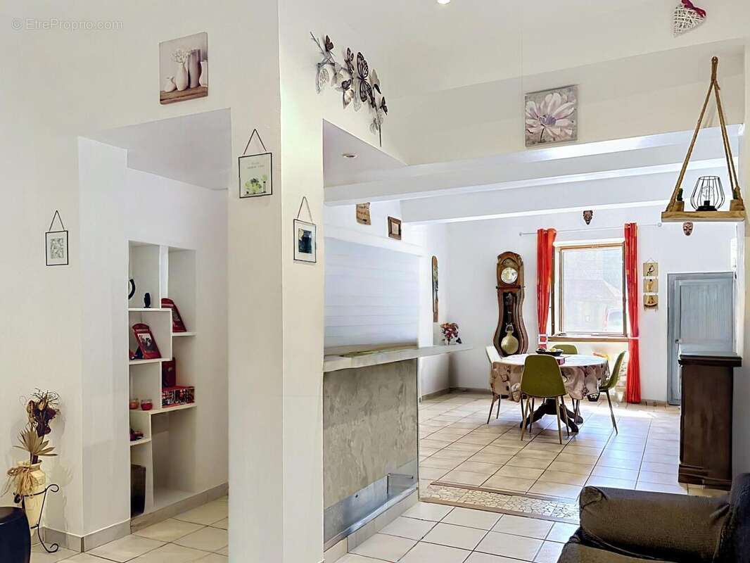 Maison 180 m² à Montbrun-Bocage  - photo 2