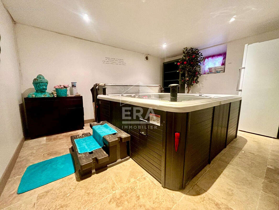 Maison à LE MEE-SUR-SEINE