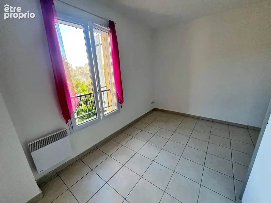 Super Maison  de plain pieds de 128 m2 habitable avec terrain , piscine et parkings - photo 14