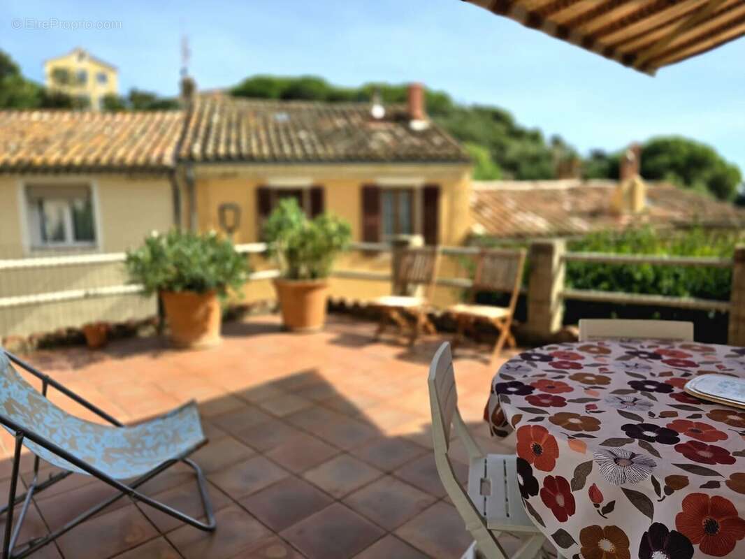 Maison à BORMES-LES-MIMOSAS