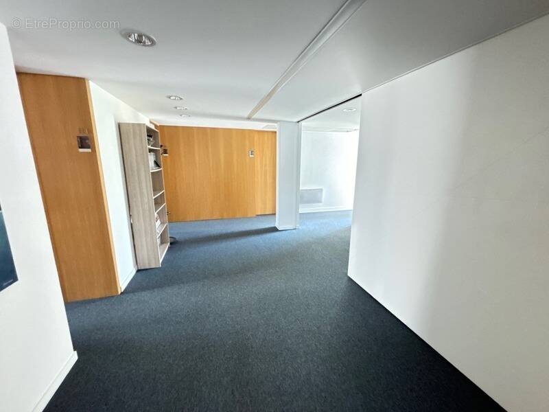 Commerce à LA FERTE-SOUS-JOUARRE