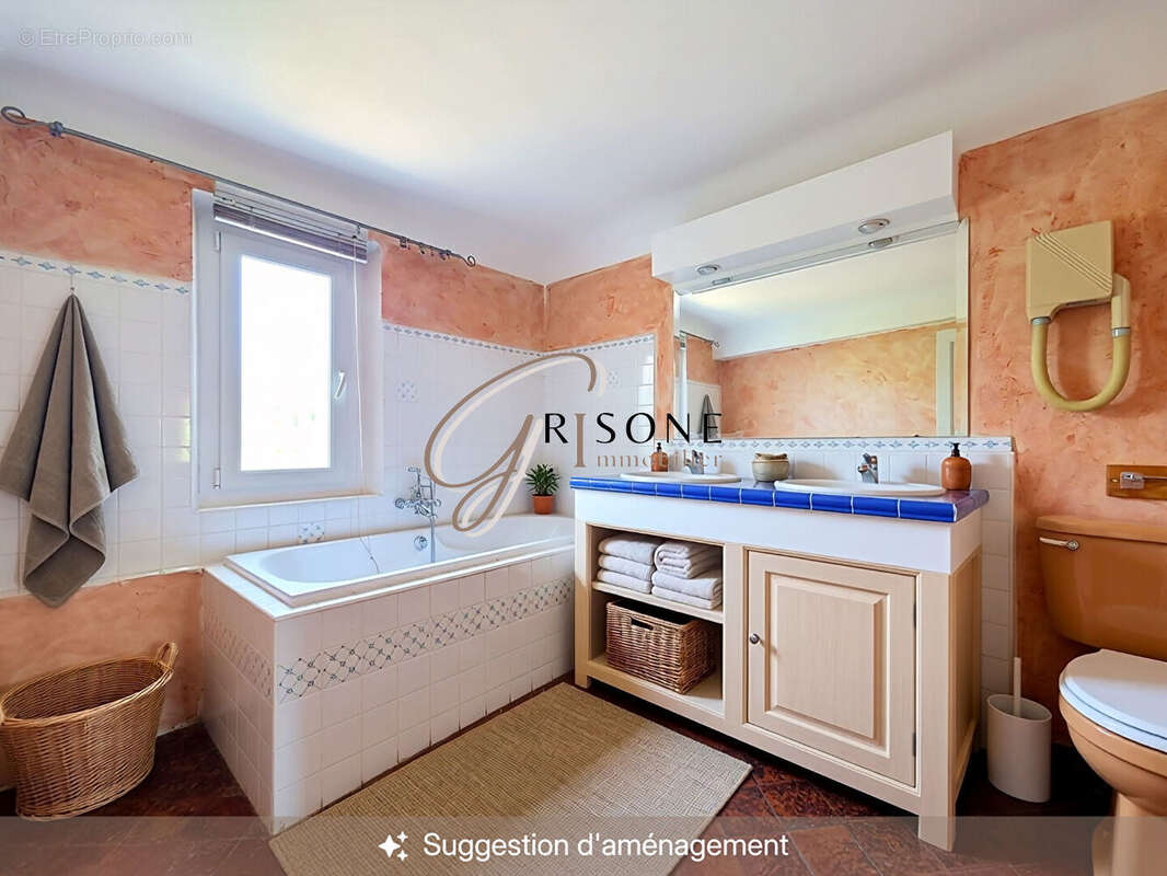 Maison de village authentique de 150 m² à Six-Fours-les-Plages - photo 9