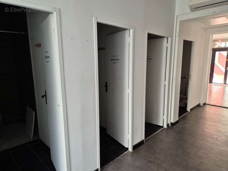 Local Commercial, 220 m2, face hôtel deVille - photo 3