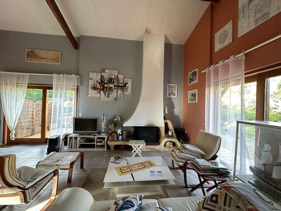 Maison à GRAYAN-ET-L'HOPITAL