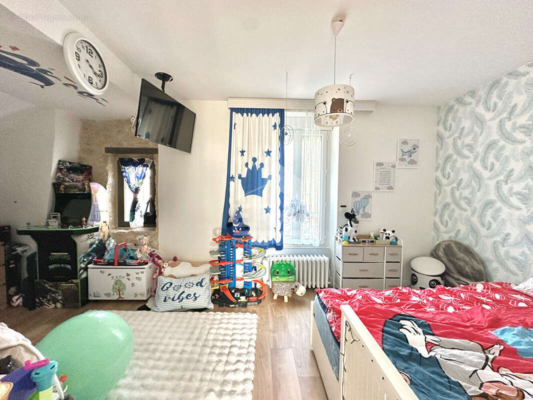 Maison à SAINT-PIERRE-LES-NEMOURS