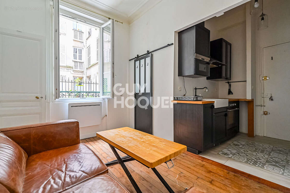 Appartement à PARIS-11E