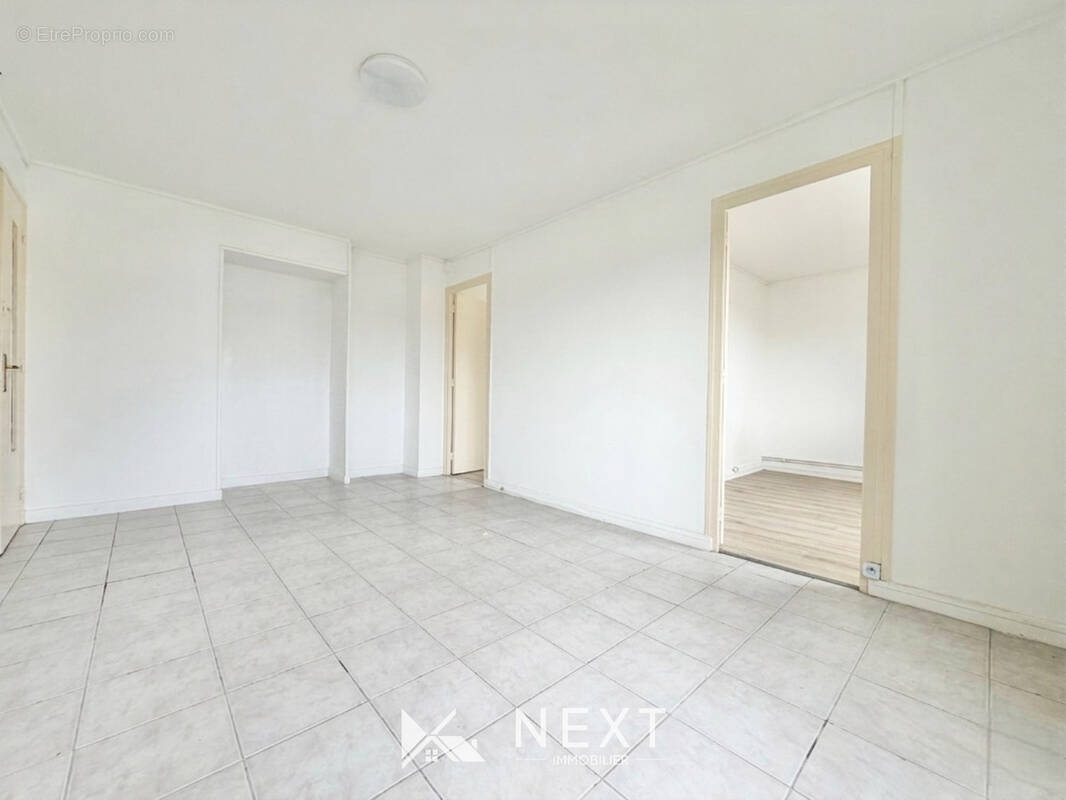 Appartement à SAINT-MARTIN-D'HERES
