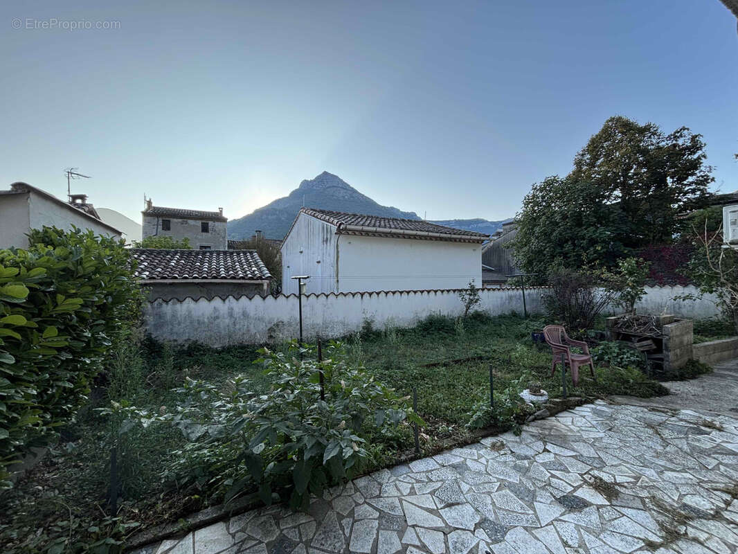 Maison 122m2 - 7p - Garage et jardin - SUMENE - photo 9