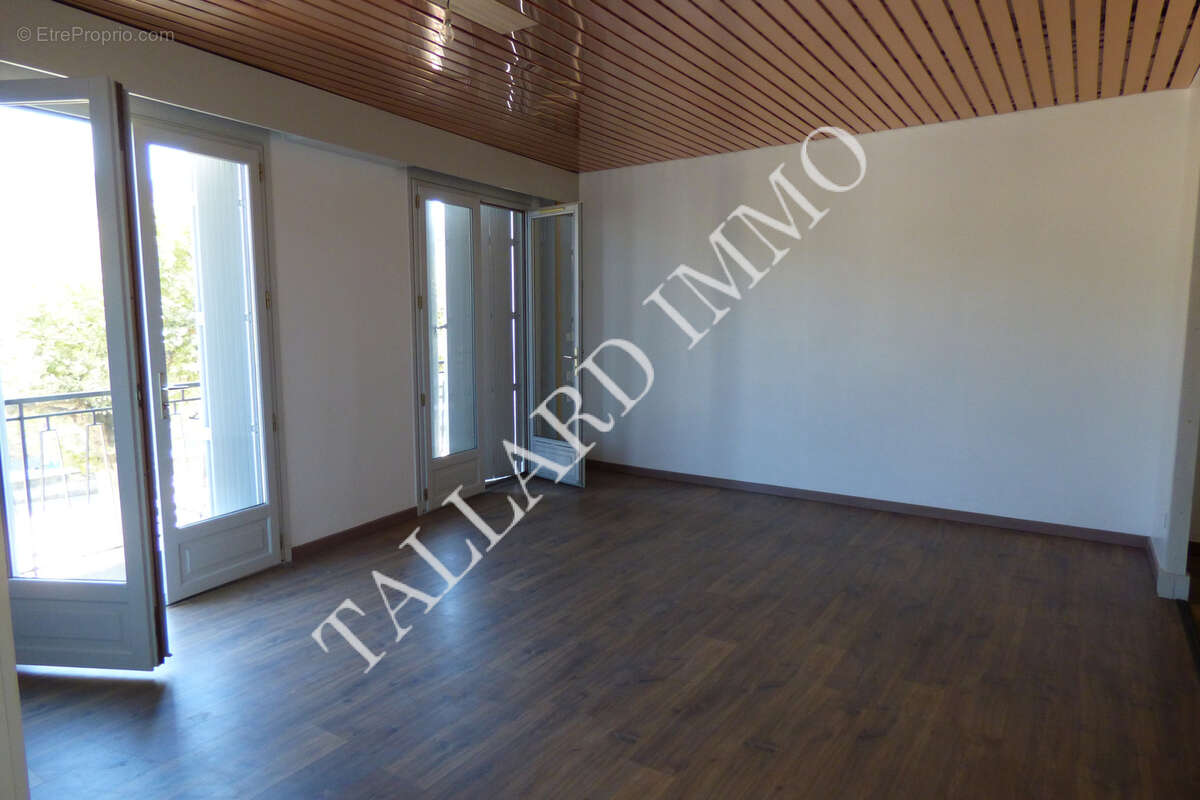 Appartement à TALLARD