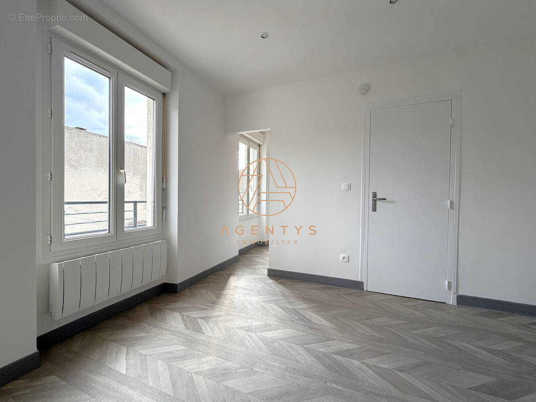 Appartement à SAINT-MAUR-DES-FOSSES
