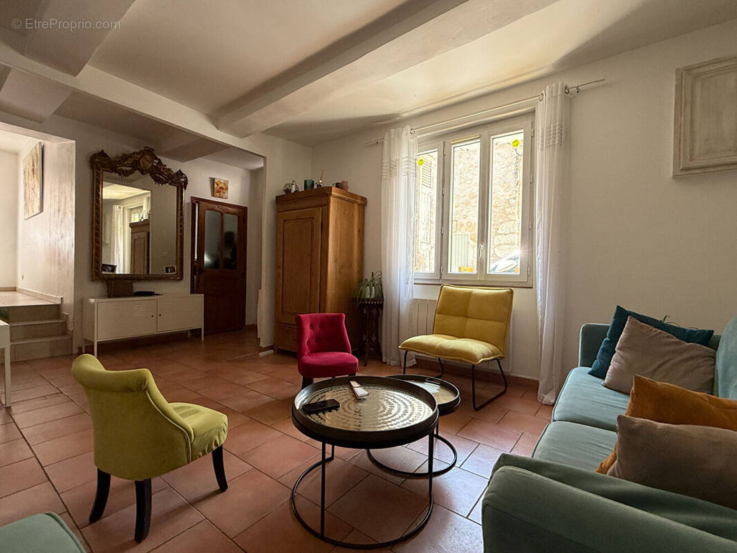 Maison à LA ROQUE-D'ANTHERON